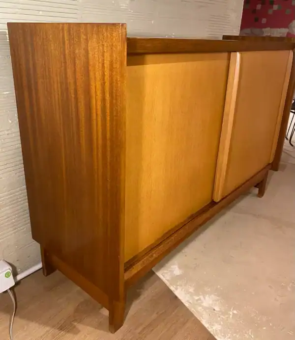 Buffet style scandinave : vue côté droit