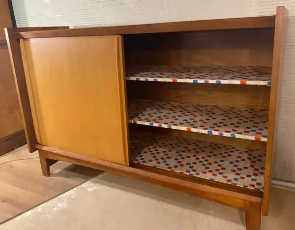 Buffet style scandinave : vue intérieur placard