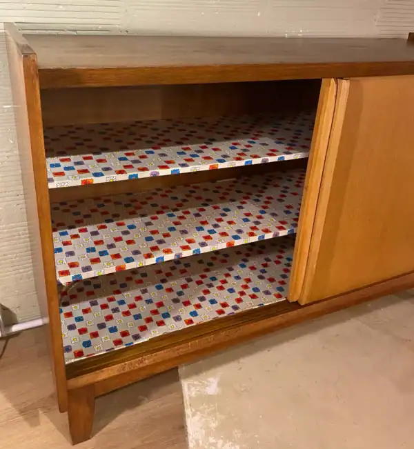 Buffet style scandinave : vue intérieur placard